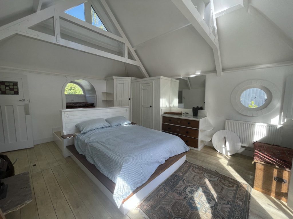 Master Bedroom, Vaulted Roof