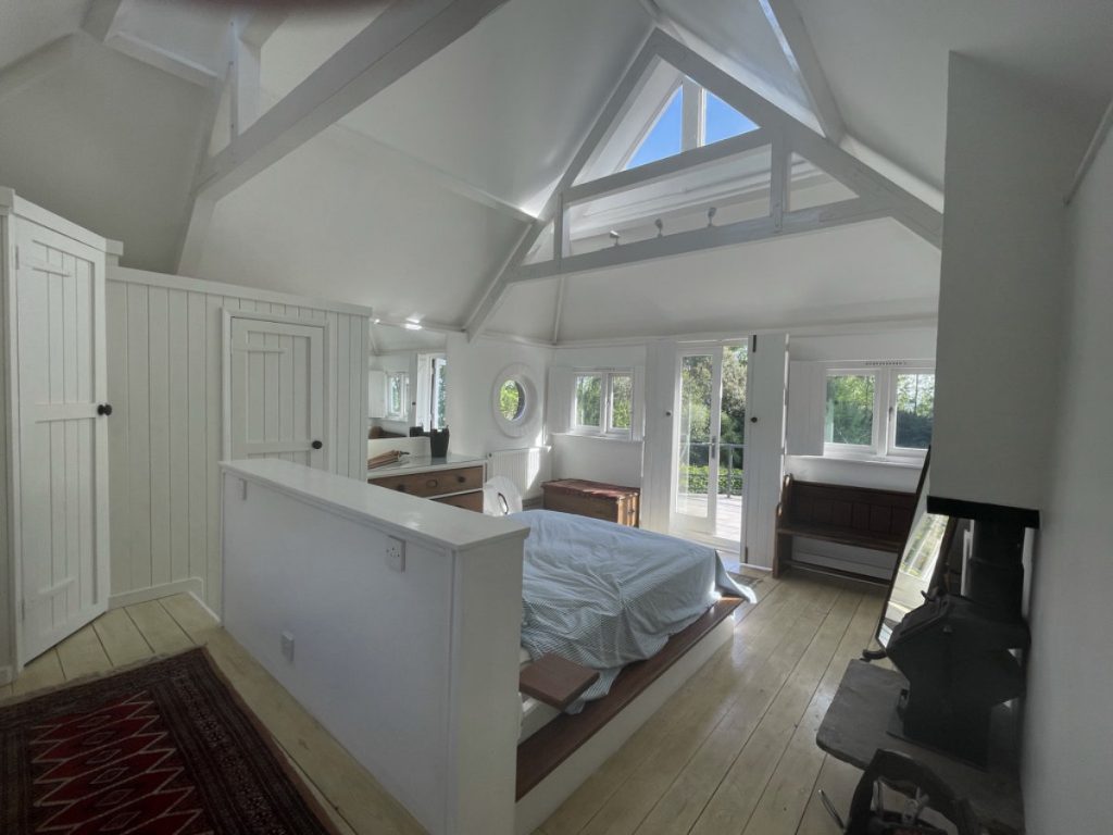 Master Bedroom, Vaulted Ceiling 