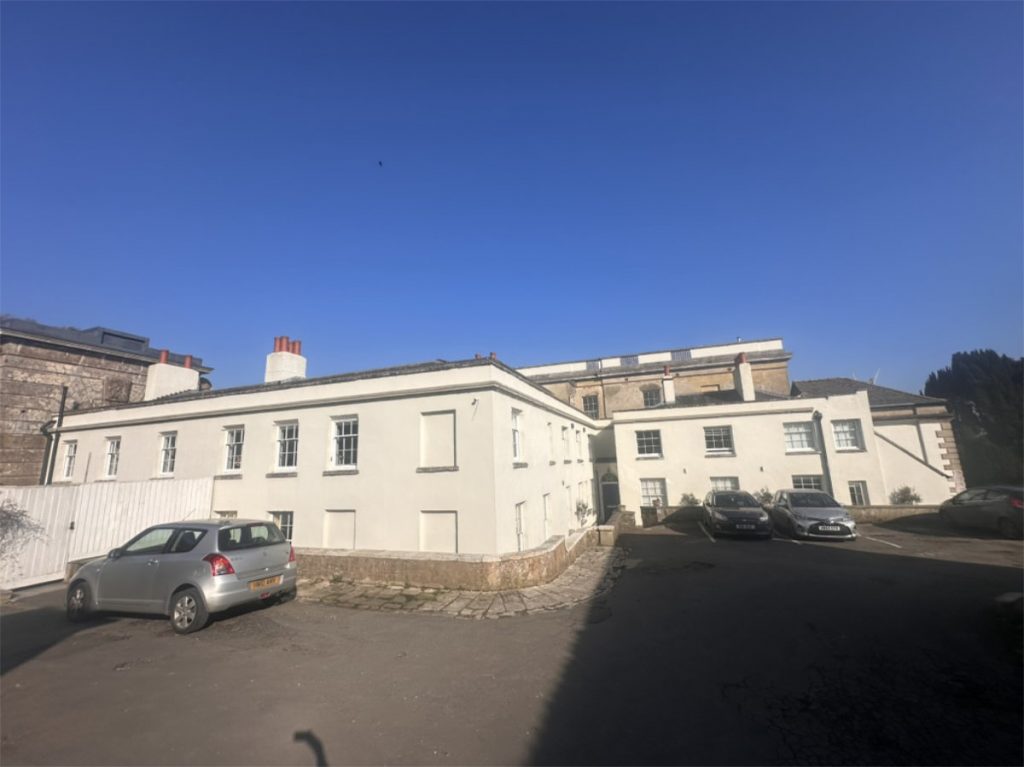 Exterior, Back of House, West Facing