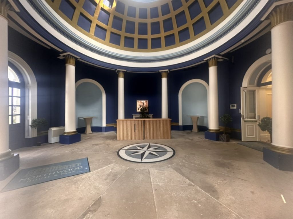 Rotunda, Blue